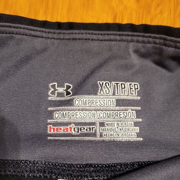 Under Armour Women's Black and Gray Leggings - Picture 2 of 4